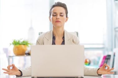 Méditation : un moyen pour être plus productif au travail